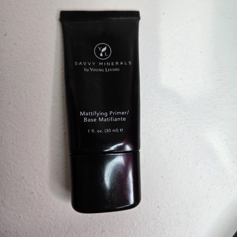 Savvy Minerals Mattifying Primer 13 EACH - Picture 2 of 3